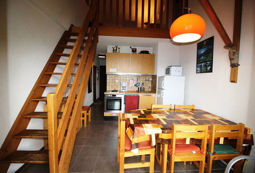 Nice and spacious duplex with 3 bedrooms and 2 bathrooms