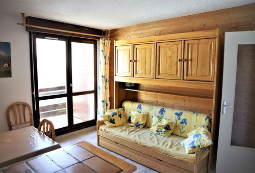 Nice and convenient apartment with a bedroom, in calm residence