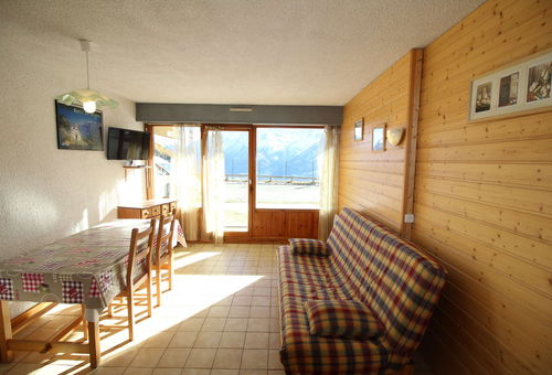 Pleasant, spacious studio, very well renovated in 2020, in a quiet residence...