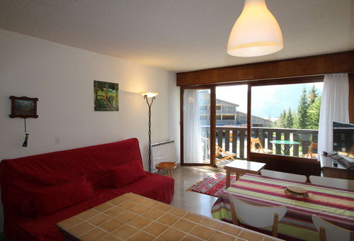Spacious, well-equipped and comfortable studio in ski to door residence
