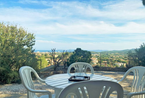 Bormes-Les-Mimosas (83) - Pin district Ground floor of villa - 3...