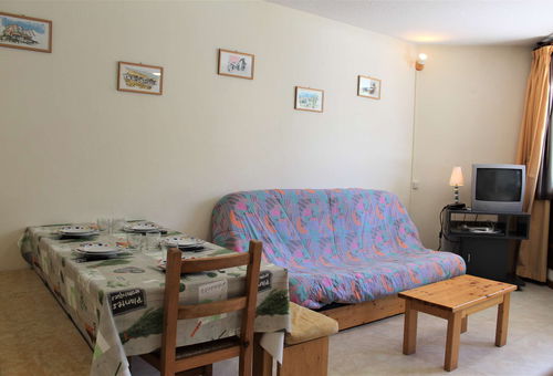 Vars Les Claux (05) - Ski Soleil Residence - Resort center Apartment...