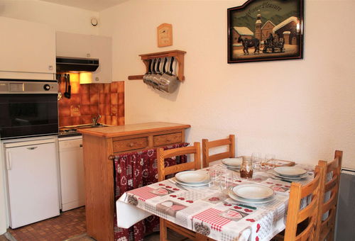 Vars Les Claux (05) - Ski Soleil Residence - Resort center Apartment...