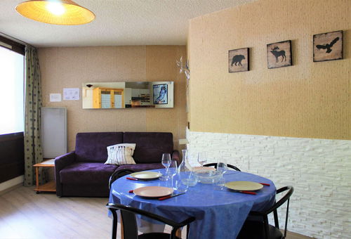 Vars Les Claux (05) - Ski Soleil Residence - Resort center Apartment...