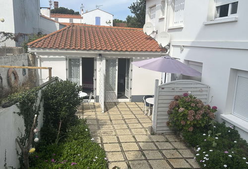 Noirmoutier (85) L&#39;HERBAUDIERE - Port district - 20th century residence...