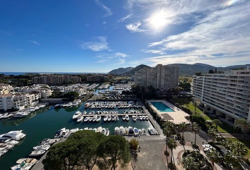 Mandelieu la Nae (06) - Résidence CANNES MARINA Studio Apartment – 30 m2...