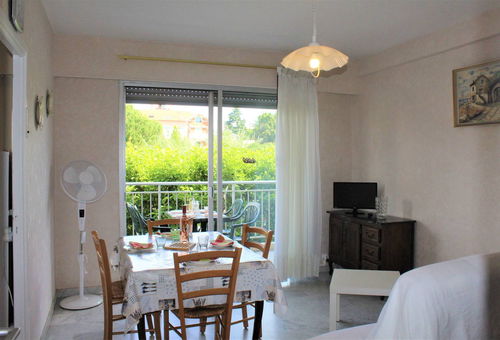 Cagnes sur Mer (06) Le Persepolis, 18 Avenue des mimosas Studio, 4 beds.
