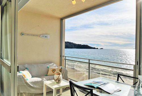 LE LAVANDOU - CAVALIERE (83) - RESIDENCE NEPTUNE 2-room apartment - 50...