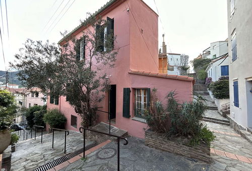 Banyuls sur Mer (66) - Village Center - 9 Rue Voltaire 4 room house - 70...