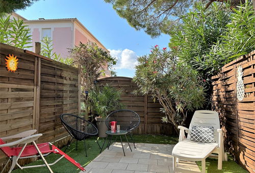 Le Lavandou (83) - Grand Jardin district - Le Domaine residence...