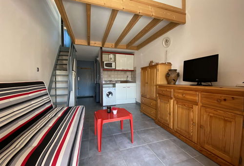 Gruissan (11) - Grazel area - Les Amandines residence 1-room apartment...
