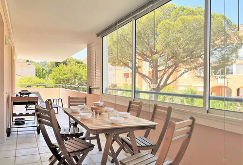 LE LAVANDOU (83) - GRAND JARDIN DISTRICT - LE RIVIERA T4 - approximately 74...
