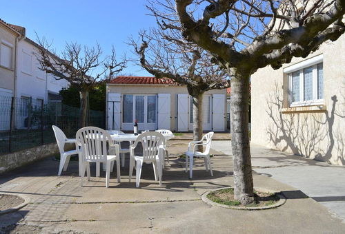 Saint Pierre la Mer (11) - Port District - Rue des Frégates Pavilion 5...