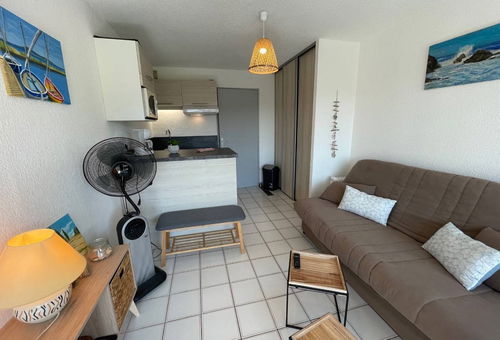 Residence of 3 storeys standing on the ground floor, located at 100 from the...