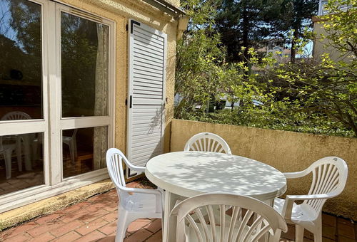 Small Group 2 floors of residences located in a pine forest from 20 to 350 m...
