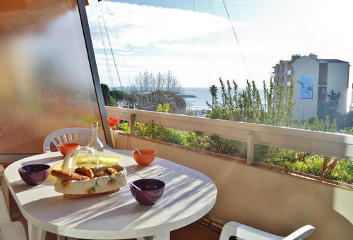 Le Lavandou (83) - Center - Le Diamant 2 room apartment - approximately 40...