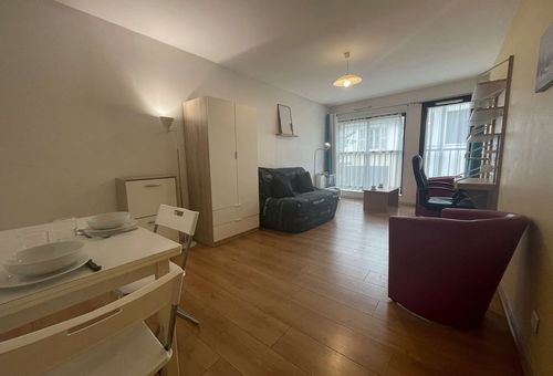 La Rochelle (17) - Centre ville - rue Léonce Vieljeux
Studio - 26m2 environ...
