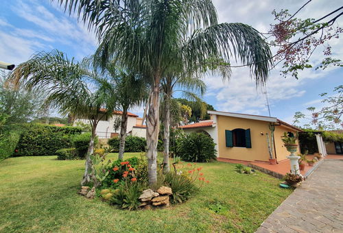 Villa 4 bedroom Syracuse