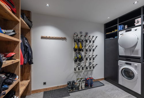 Décoration contemporaine pour ce chalet dans le village de la Gittaz - Méribel