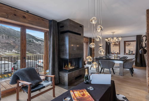 Contemporary chalet located in the village of La Gittaz - Méribel