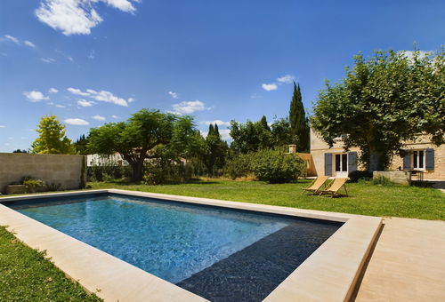 Ancien mas rénové avec charme provençal