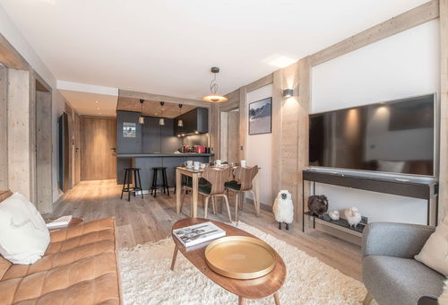 Charming apartment with a neat decoration, ideally located in the center of...