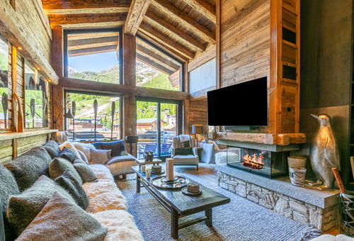 Luxurious and exceptional 6 room duplex of 180m2 which can accommodate 10...