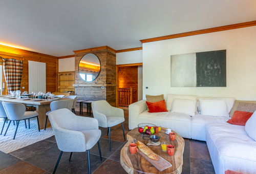 5 room 140m2 souplex cabin that can accommodate 10 people with...