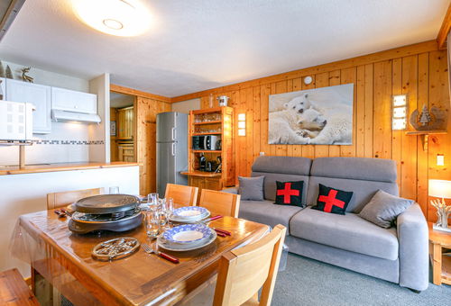 2 rooms of 40m2 which can accommodate 4 people On the 2nd floor of the...