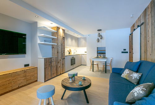 Appartement skis aux pieds à la décoration raffinée avec garage, et sur sur...