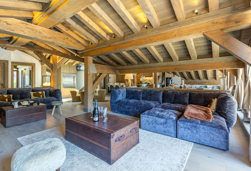 Luxurious 6 rooms duplex apartment with sauna ideally located in Val d'Isère