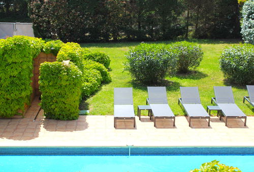 Located near the beach in a quiet and residential area.