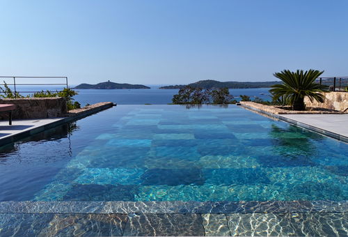 750 m from Caramontinu beach near Pinarello in Sainte Lucie de Porto-Vecchio.