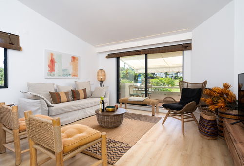 Nice apartment in a private resort with a spectacular pool, very close to the...