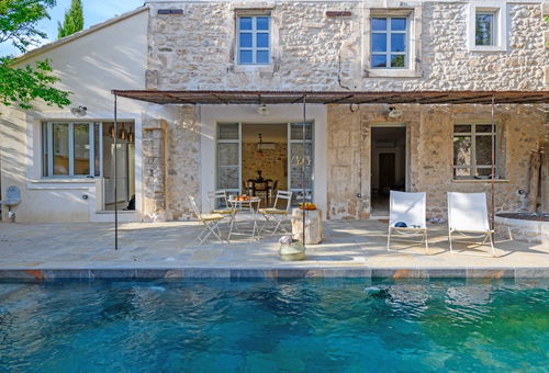 Magnificent and charming farmhouse with pool in the heart of the charming...