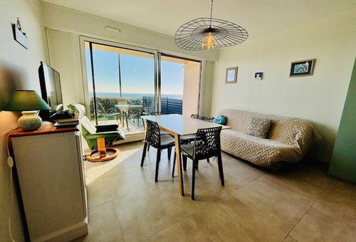 Appartement les pieds dans l'eau face à la mer avec terrasse et jardin -...