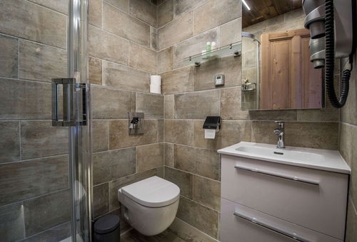 Chalet-style apartment, very well located, offering panoramic views of the...