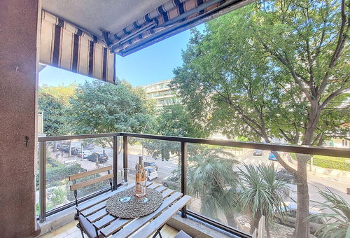 Charming air-conditioned studio with balcony, ideal for a pleasant stay in...