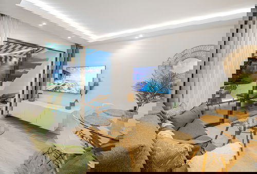 Seascape View Corona Rosa