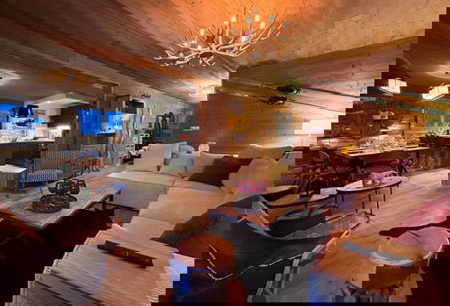 Méribel (73) - Centre - Near the slopes - RIMAYE
Apartment 6 rooms - 130m2...