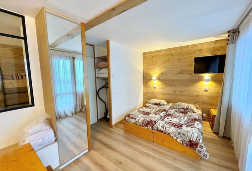 Plagne Bellecote – Residence 3000. Studio on the ground floor with a small...