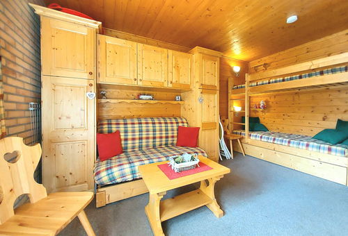 PLAGNE VILLAGES – Residence Hameaux 1. Studio with balcony facing South. The...