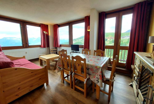 PLAGNE CENTRE – Residence Mont Blanc. 2 room apartment, facing North-East,...