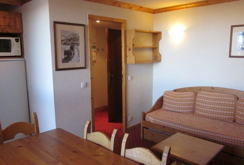 PLAGNE VILLAGES – Residence Hameaux 1. 2 room apartment with balcony facing...