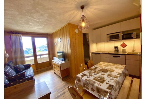 PLAGNE SOLEIL – RESIDENCE LE CERVIN. Lovely 2 room apartment with a view on...