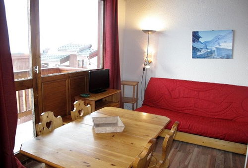 PLAGNE VILLAGES – Residence Hameaux 1. Duplex Apartment with balcony facing...