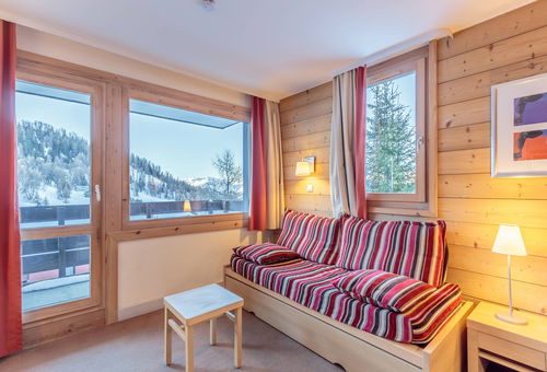 Plagne 1800, Residence Soldanelles : close to shops and the shuttle stop,...