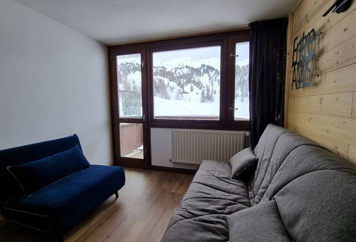 PLAGNE CENTRE – Residence Le France. Renovated studio with balcony, facing...