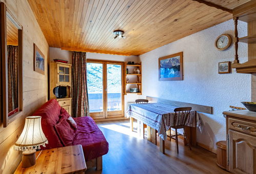 Apartment of 32 m² bright and very pleasant. South facing balcony with...