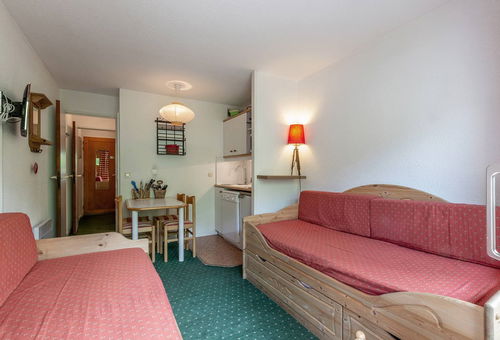 Comfortable 23 sqm studio with alcove, well-appointed with harmonious...